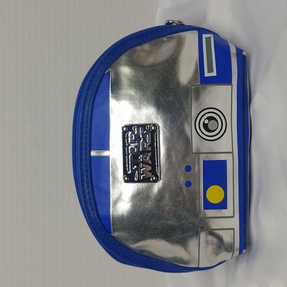 DISNEYS GALAXY"S EDGE COSMETIC CASE FROM DISNEY IN SHANGHAI "RARE" IN BLUE